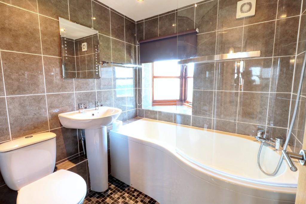 Bedroom 2 - En-suite