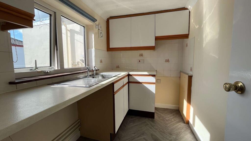 Flat 4 Kitchen T202501241157.jpg