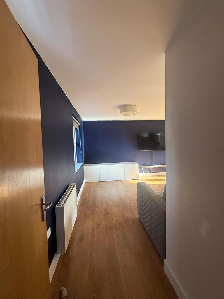 1a73ad83-221e-454...