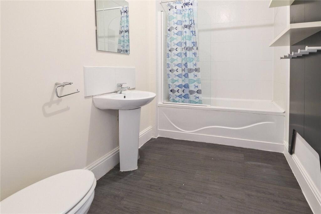 32 BR - Bathroom