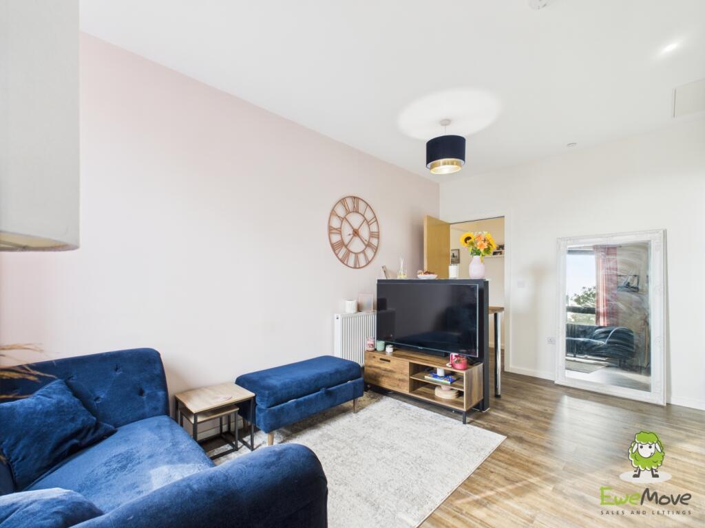 CAM03778G0-PR0266-STILL012