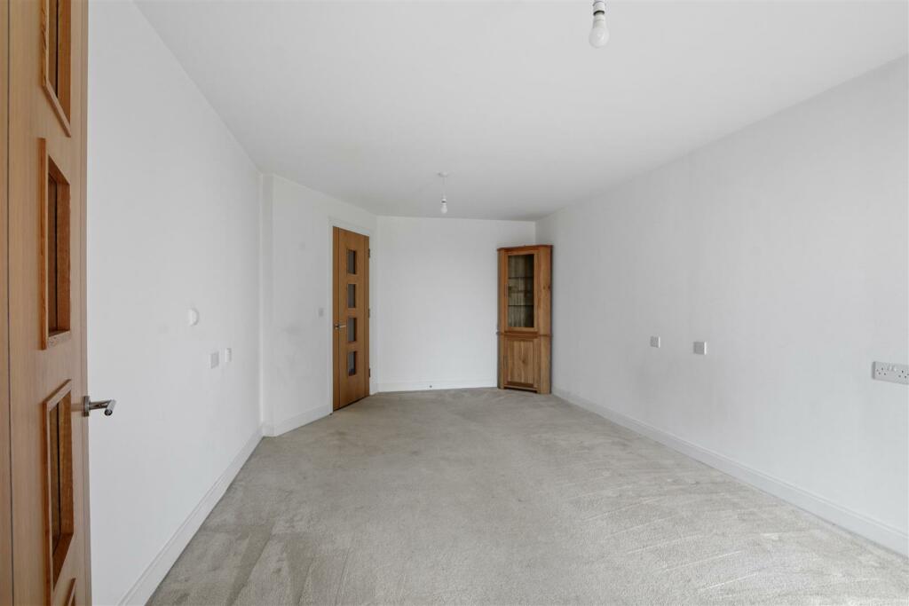 02-820ea2da-dc2e-4bfa-b157-bf9cf0a4bcec76308_39_Th