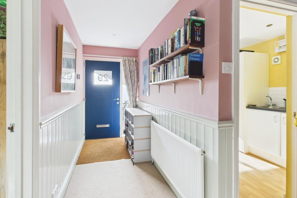 CAM02519G0-PR0230-STILL003