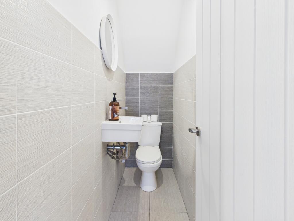 CAM02386G0-PR0149-STILL015