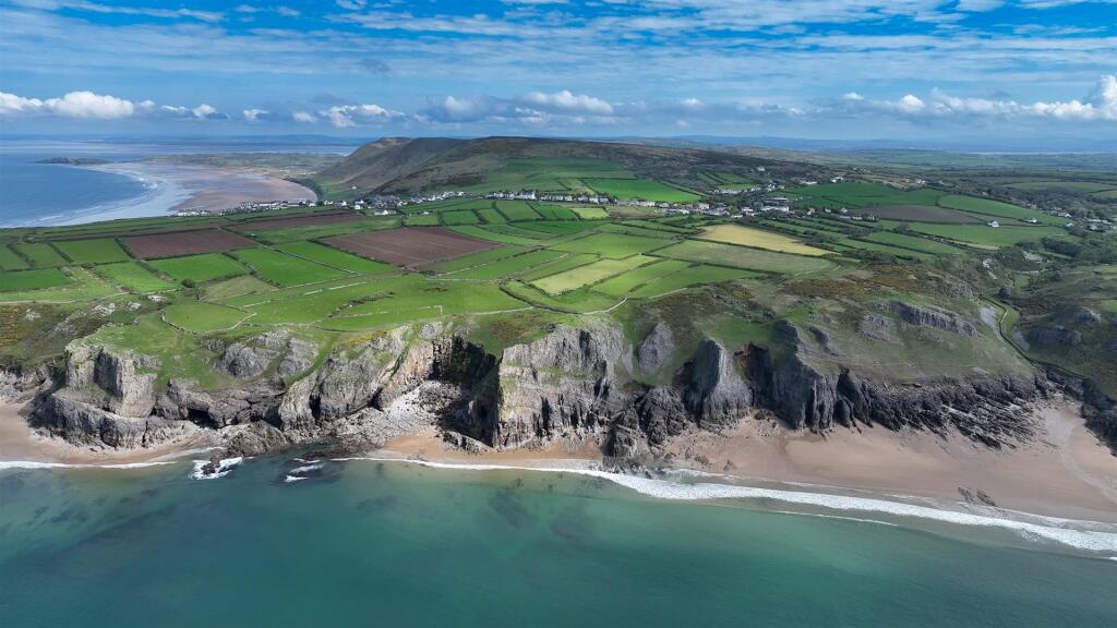 Sequence 01.00_04_07_40.Still008.jpg