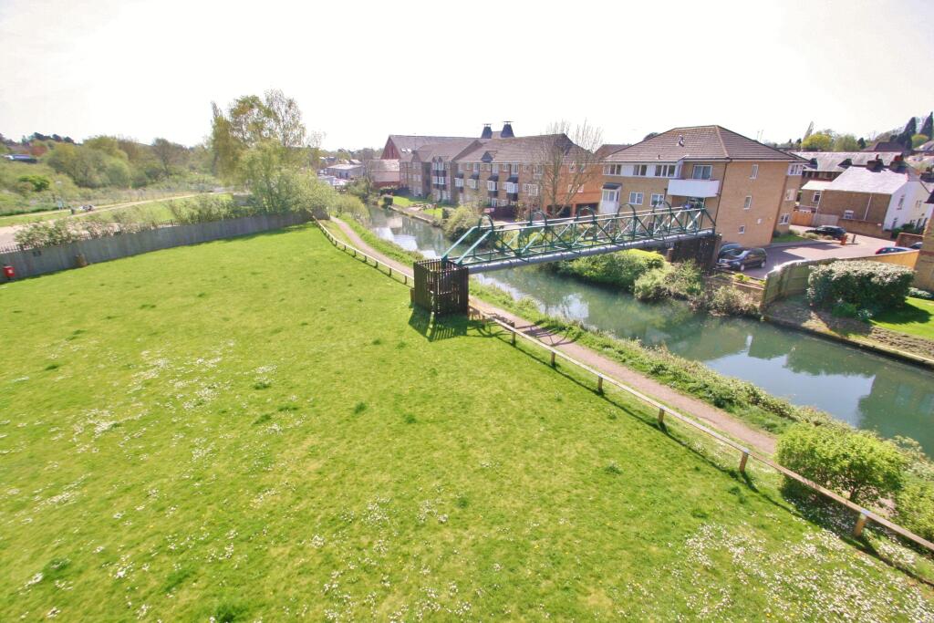10 Mallard Court - V