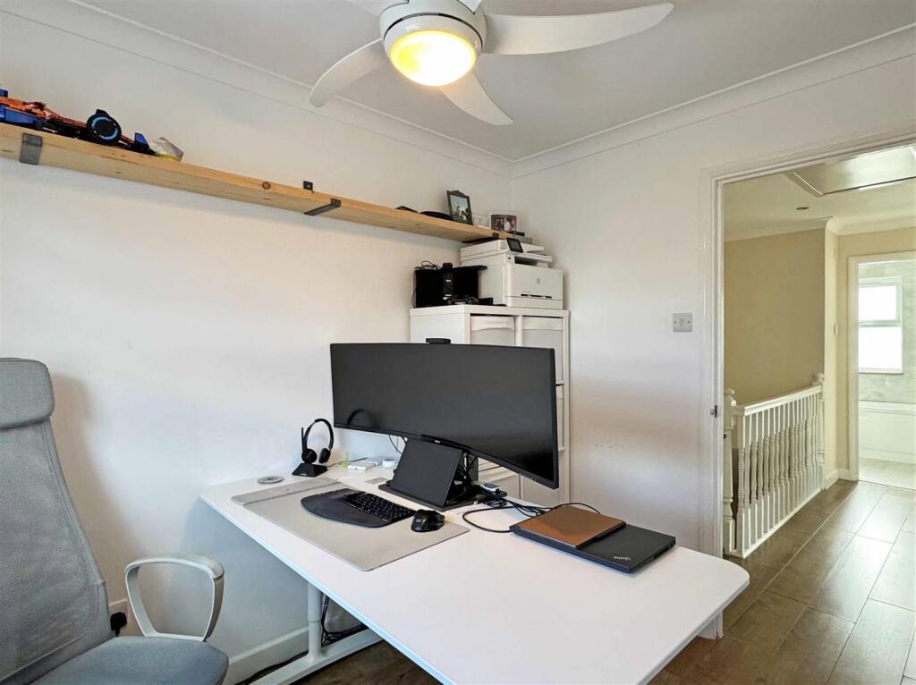 Bedroom 3b.jpg