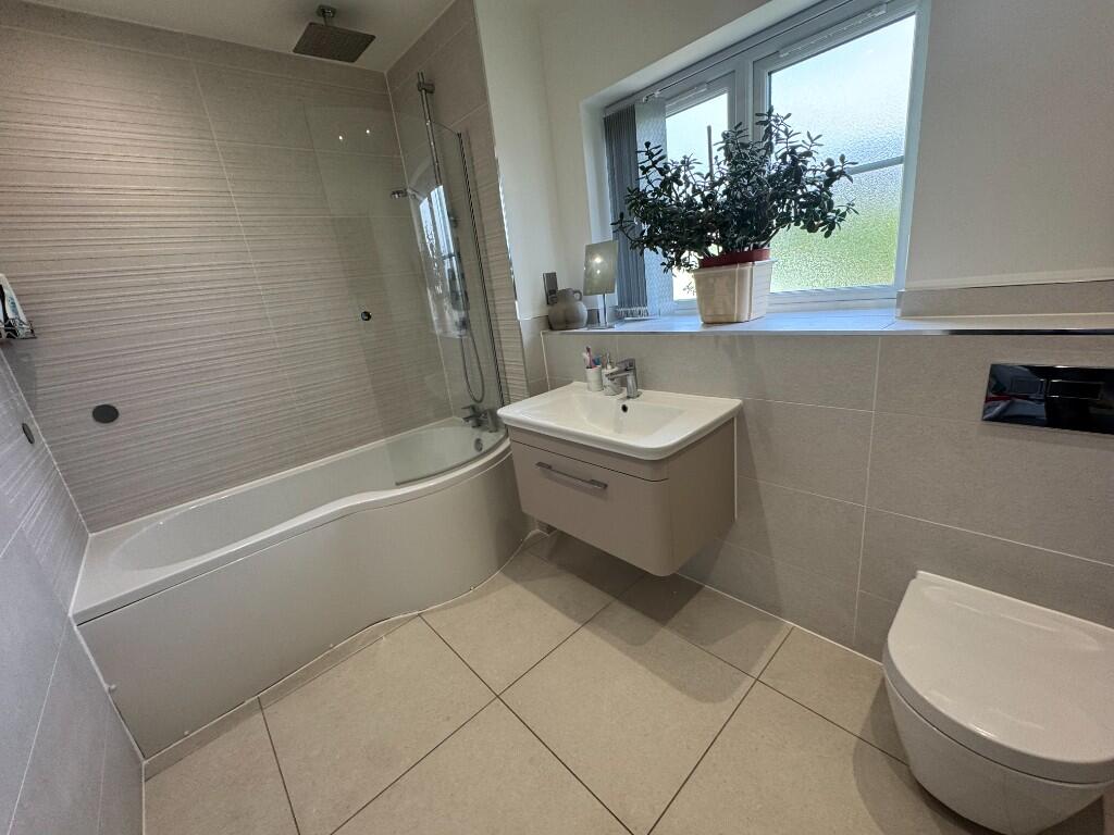Family Bathroom 