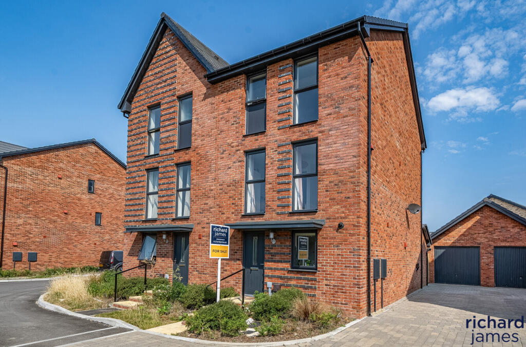 f01af136-82df-421...