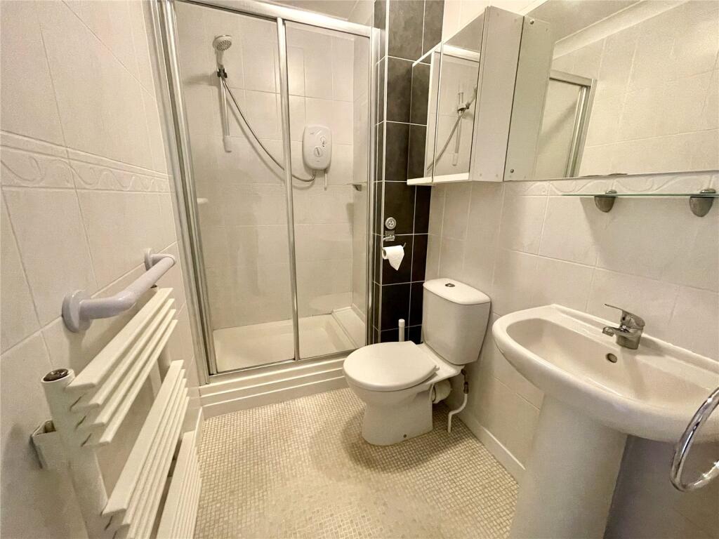 En-Suite To Bed One