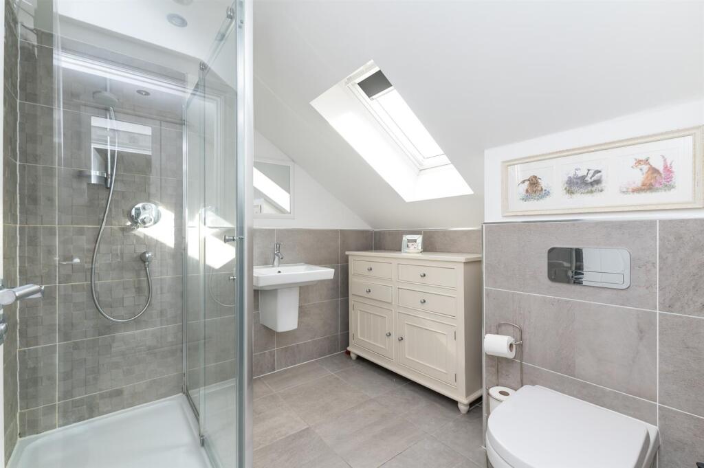 En-Suite Bedroom 1