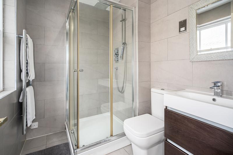 Top-Floor-Apartment-_55be-f4e7-1d4a-0631-d9b4-5203