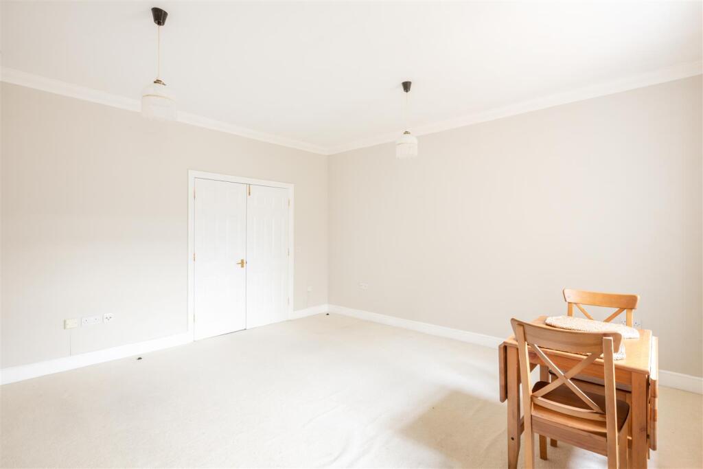 18 Blenheim Mews-5.jpg