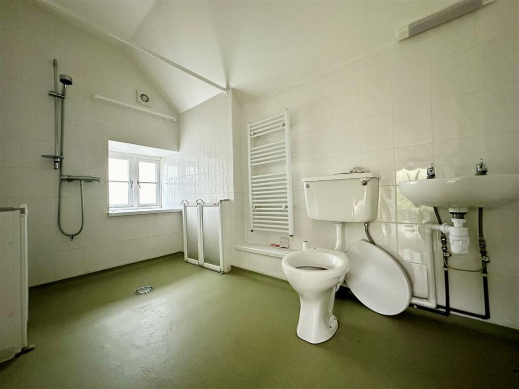 Wet Room.jpg