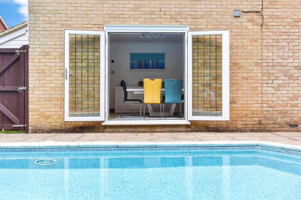 External Lifestyle Photograph