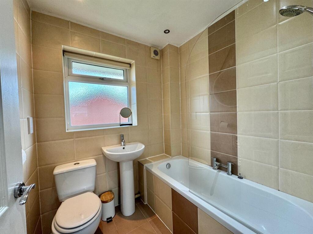 A71Bathroom.jpg