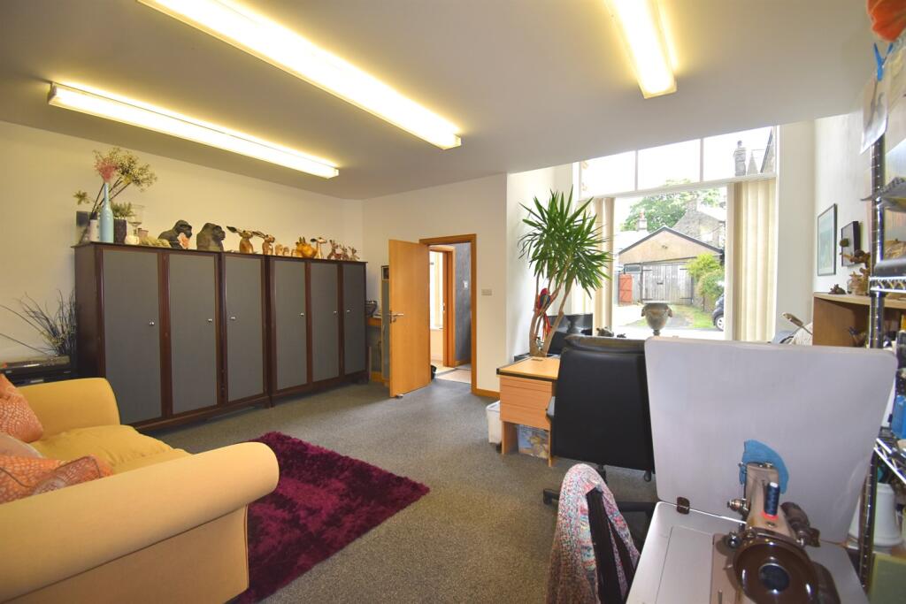 Sitting Room / Offic