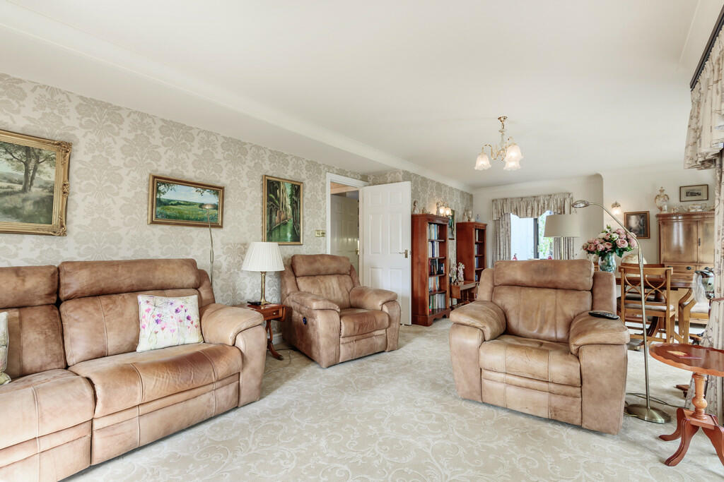 Living / Dining R...