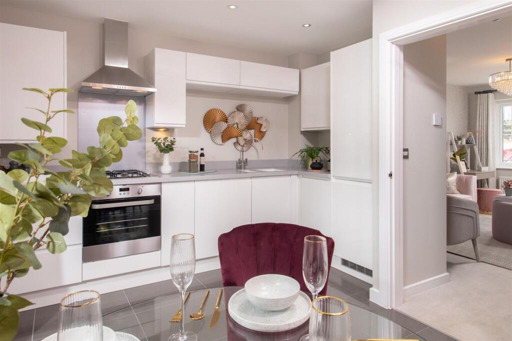 013 Bellway_AstleyFields_TheJoiner_Rooms.jpg