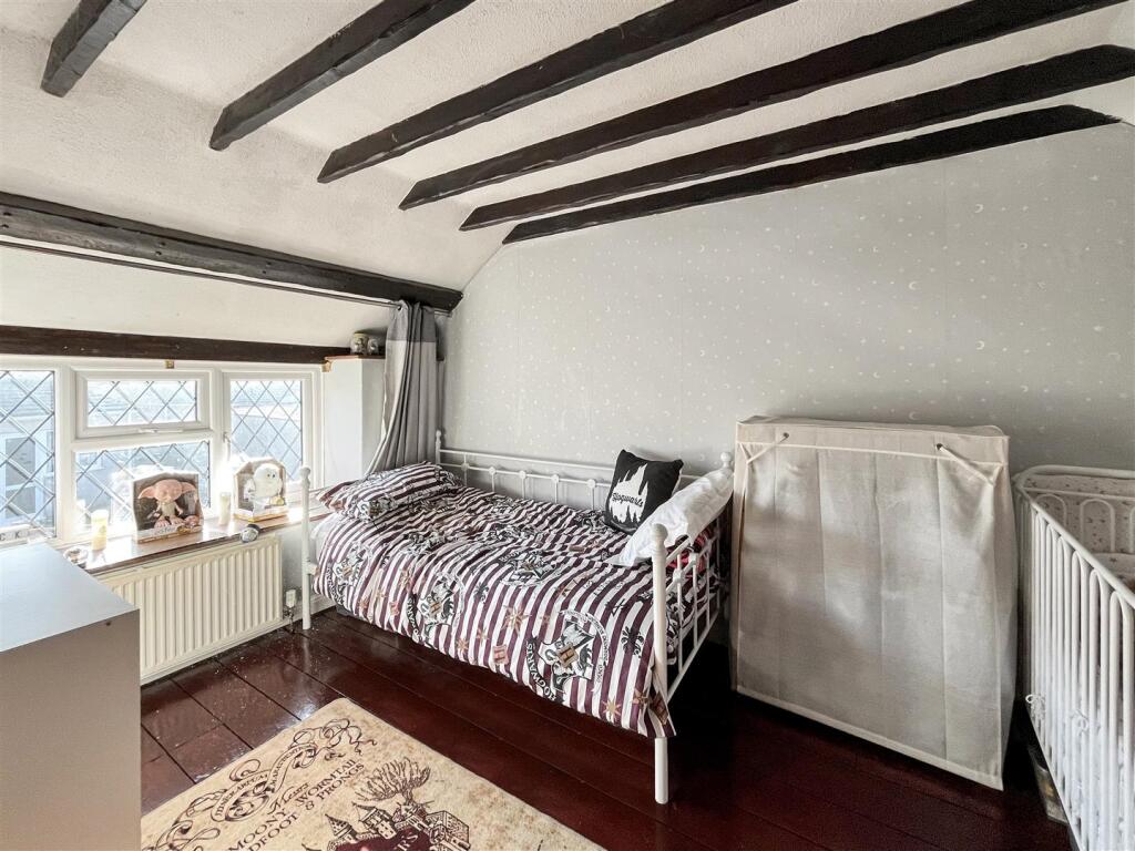 bed 4.jpg