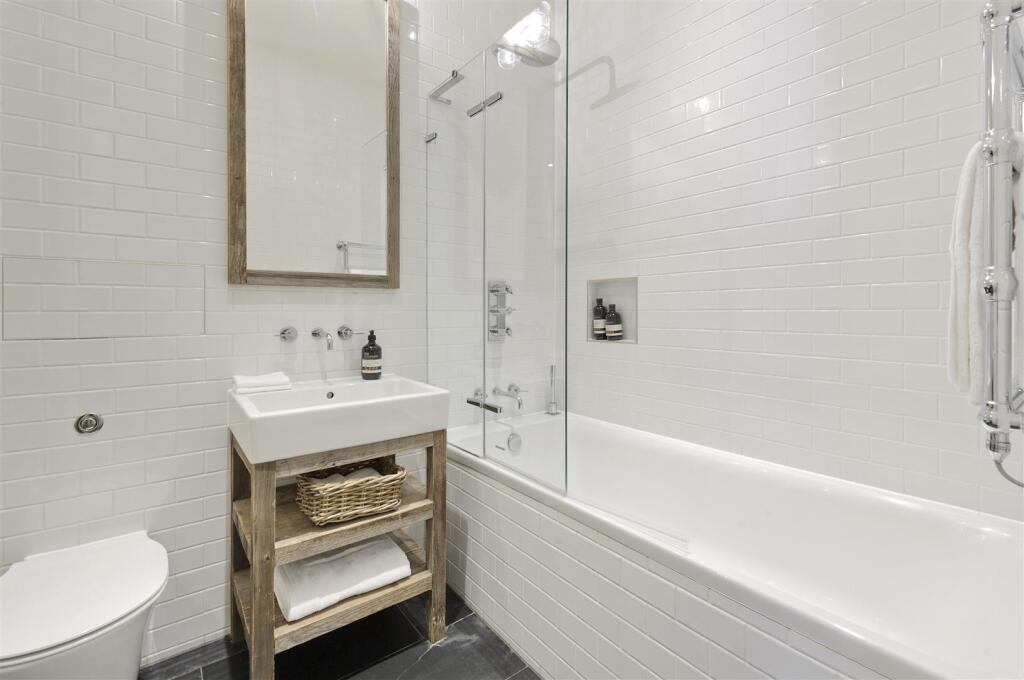 fff@83 great titchfield st-8450.jpg
