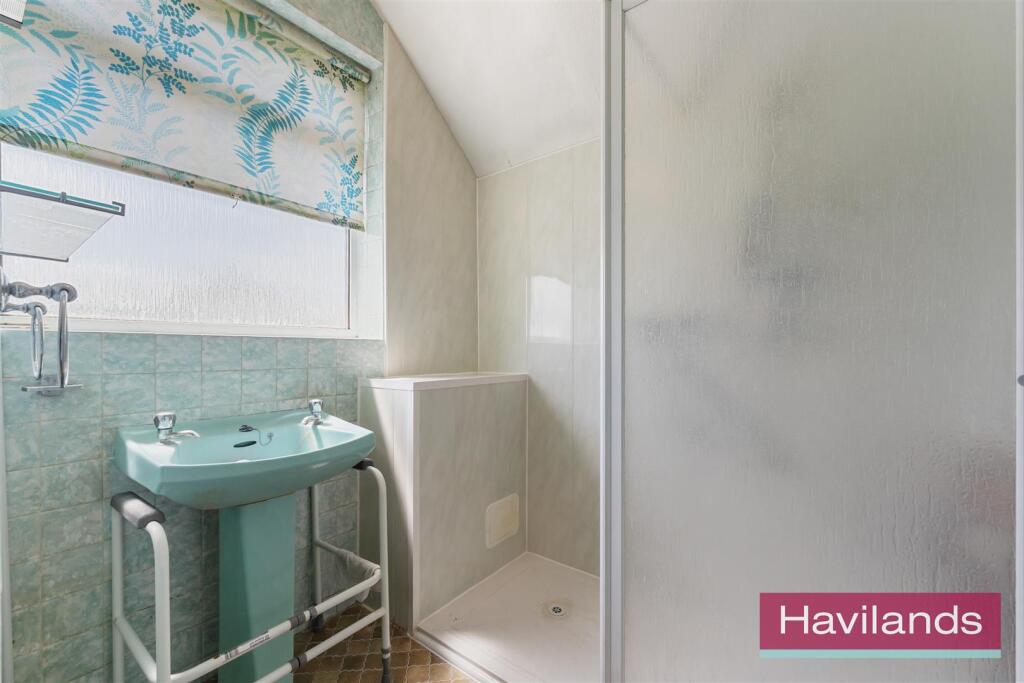 Rowantree Close-3.jpg