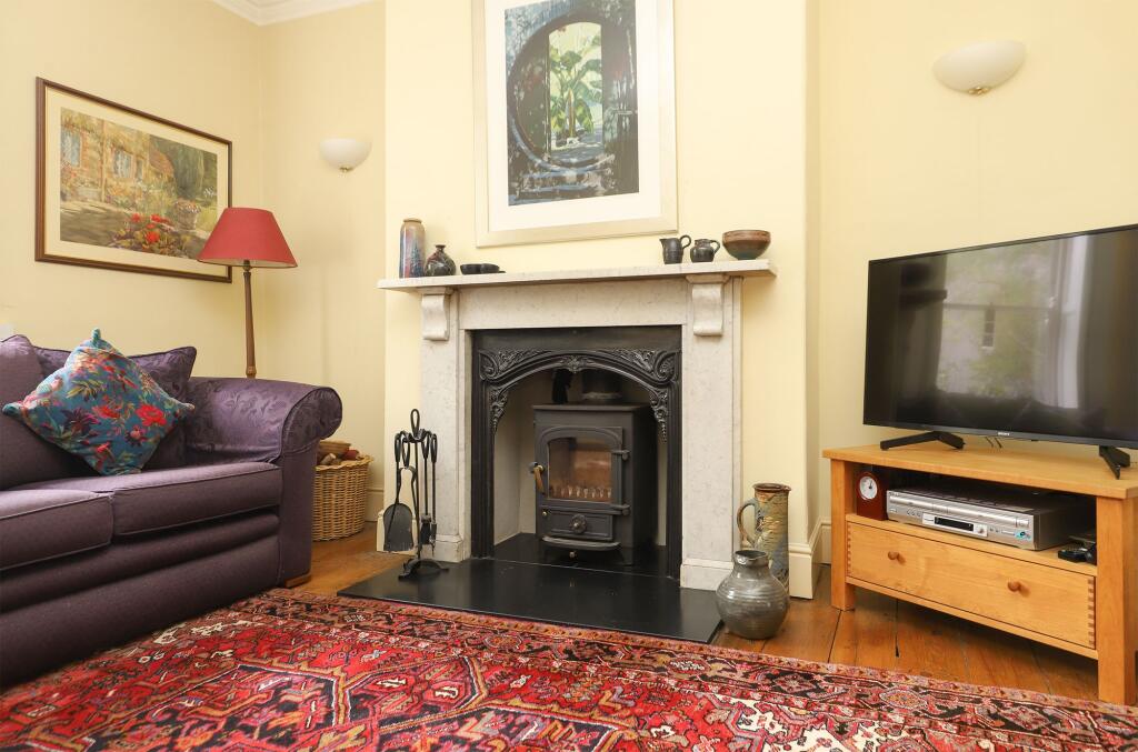 Feature Fireplace | Lounge