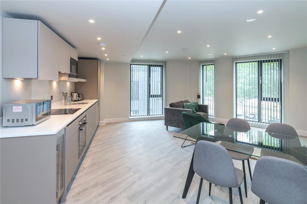 Kitchen/Dining Area