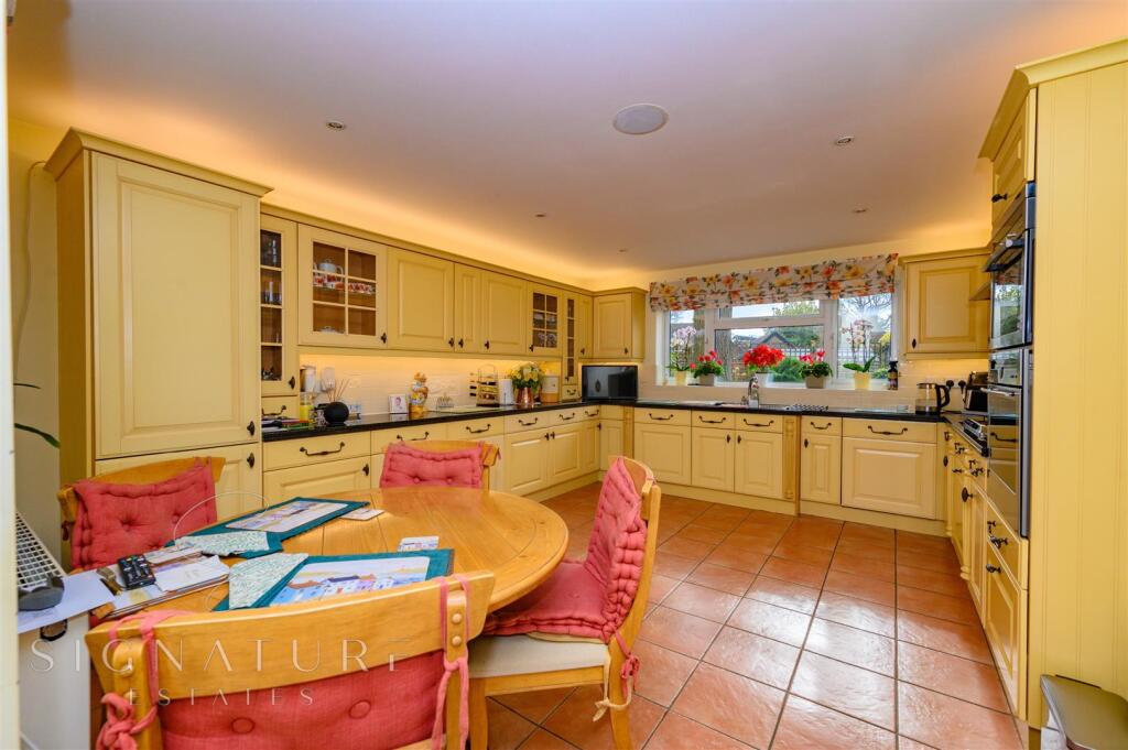 Kitchen/Breakfast Room