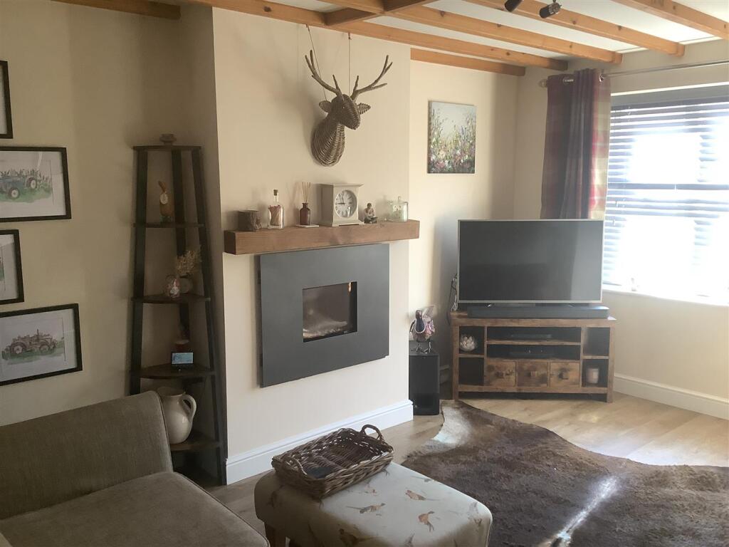 livingroom2.jpg