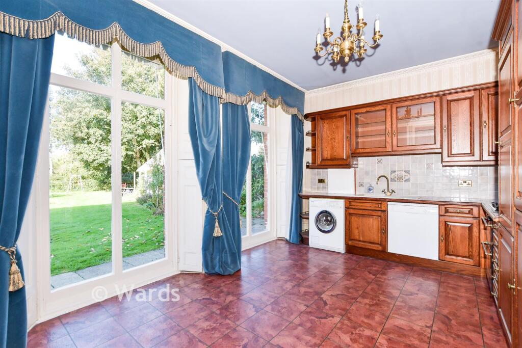 Kitchen/Dining Area