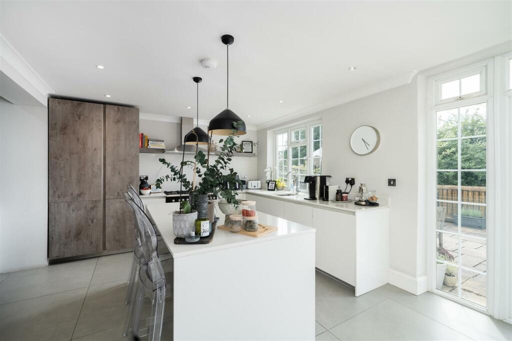 Preston Road 4- kit.jpg