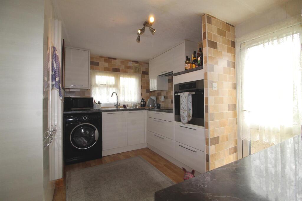 Kitchen edit.jpg