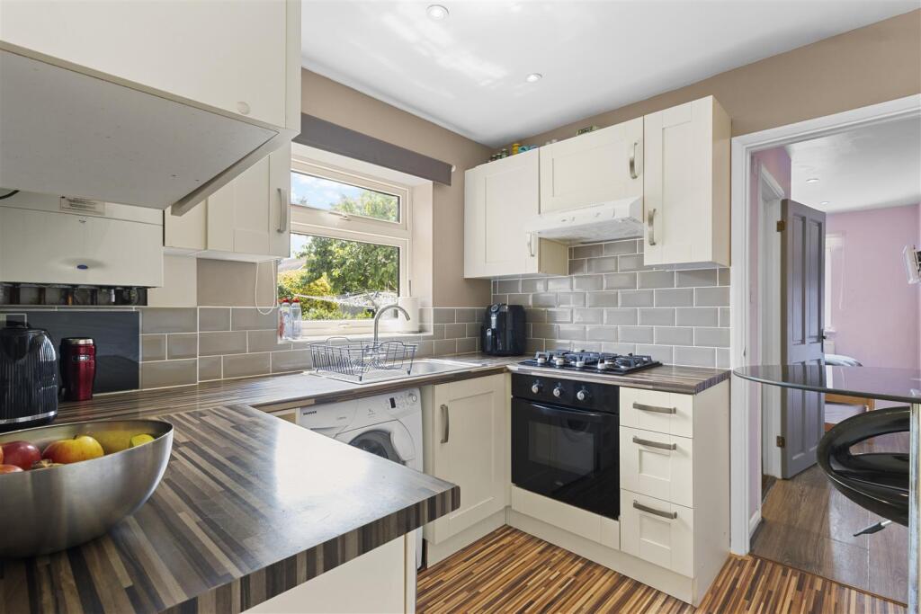 annex kitchen #2.jpg