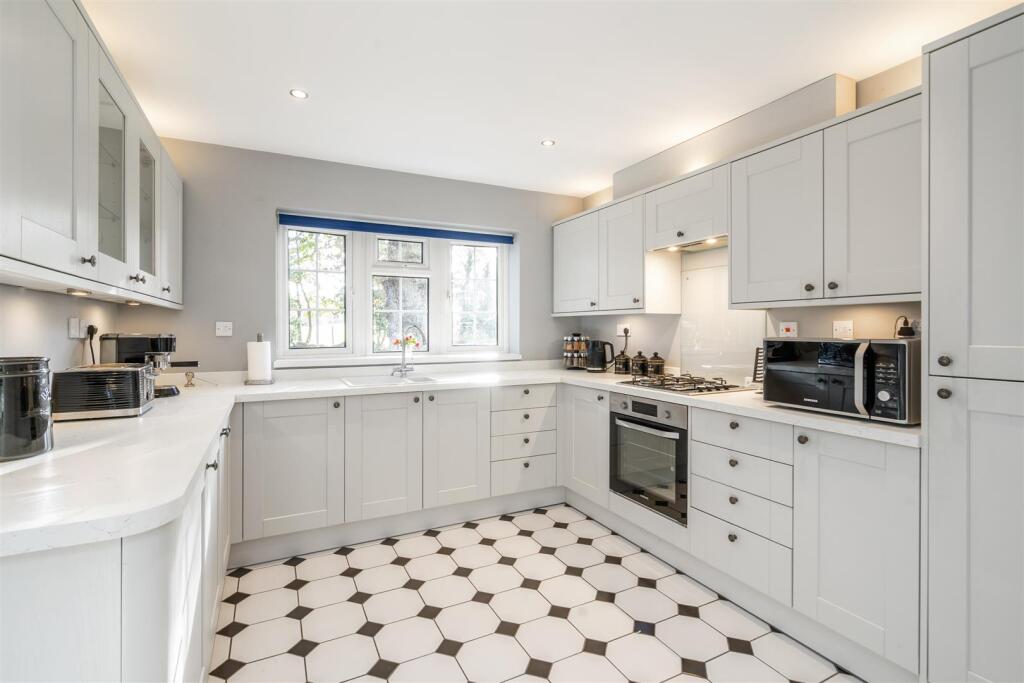 369 Lugtrout Lane_8.jpg