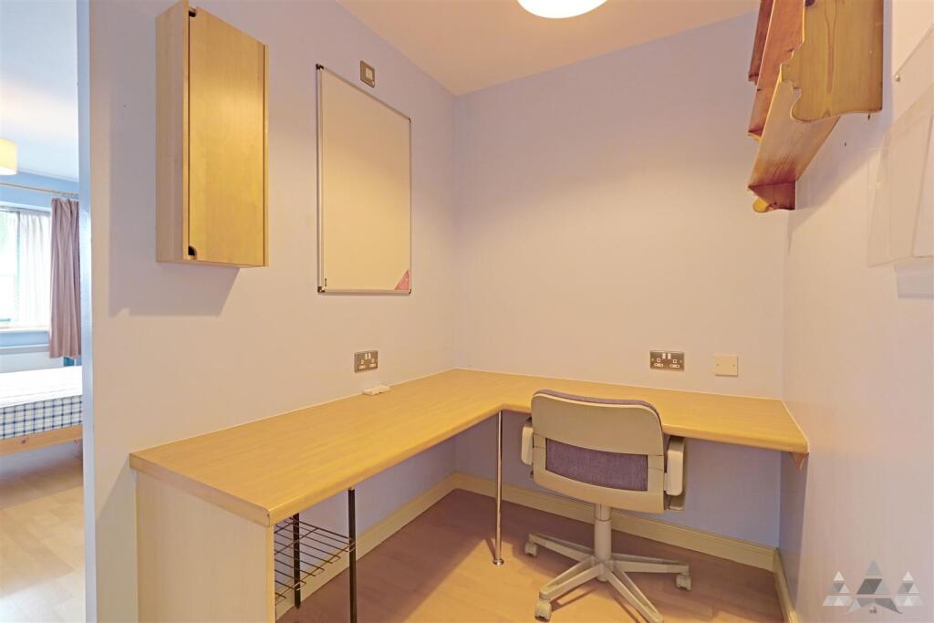 STUDY/OFFICE AREA/DRESSINGAREA