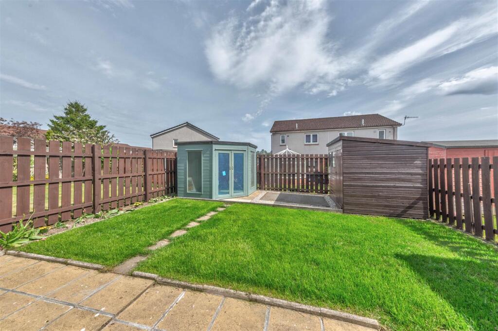 35 Myrtlehall Gardens Dundee-18.JPG