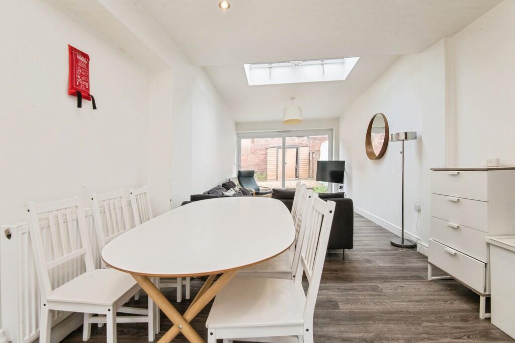 58kingedwardst-00...