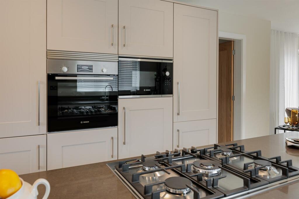 Kitchen/Dining Area