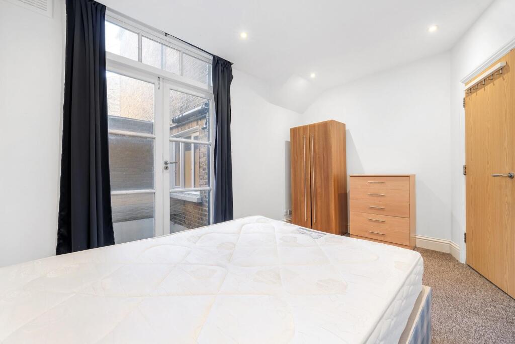 Bedroom 2 (3).JPG