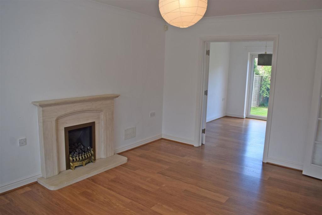 Living room 1.jpg