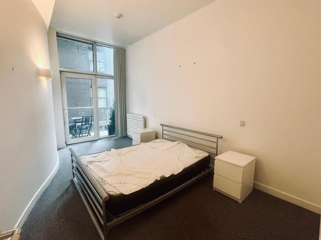 Bedroom 1.jpg