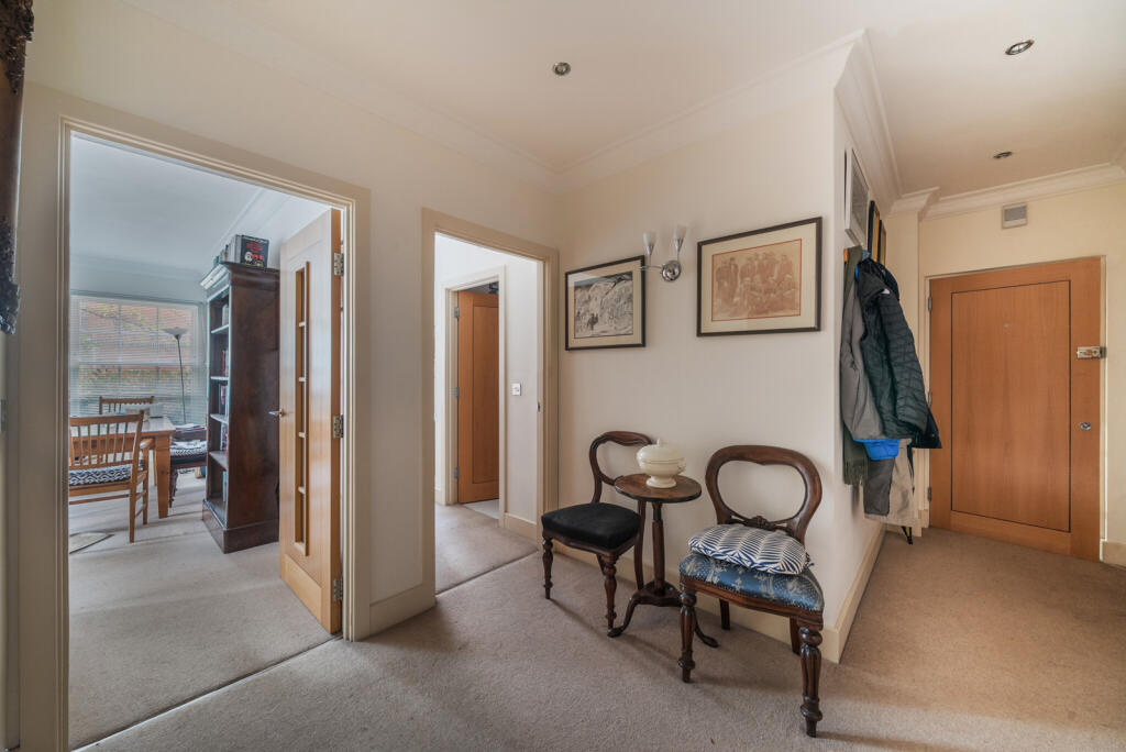 1374739-11-690b8a...