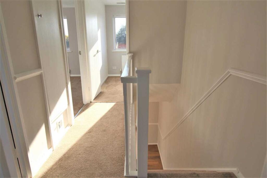 FIRST FLOOR LANDING