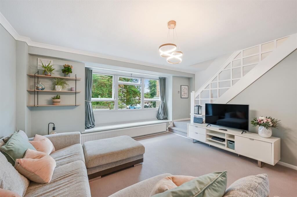 TREEMOUNT COURT, 9 (2).jpg