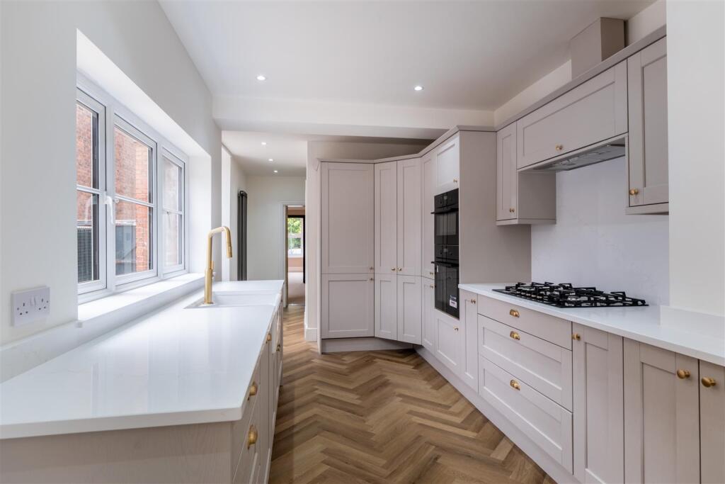 64 The Crescent-008.jpg