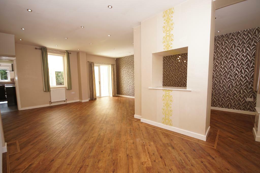 Open Plan Lounge &amp; Diner