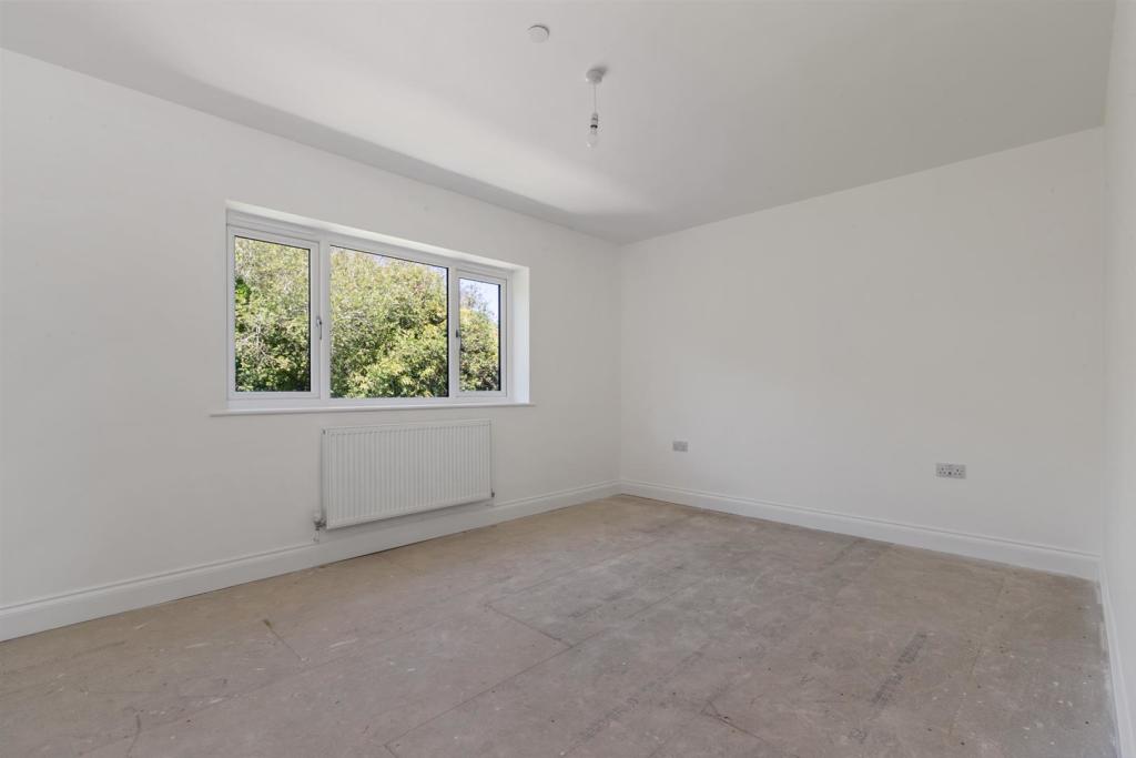 8 Ashmoor Gardens WWP - Final Edits-23.jpg