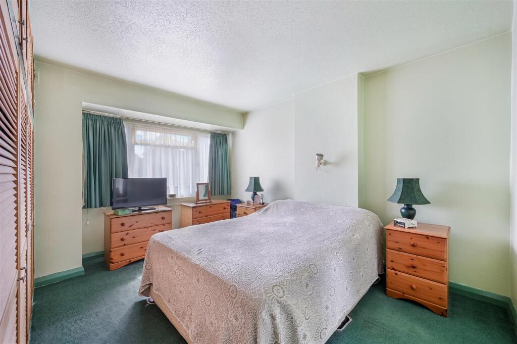 ALBERT ROAD, 120-15.jpg