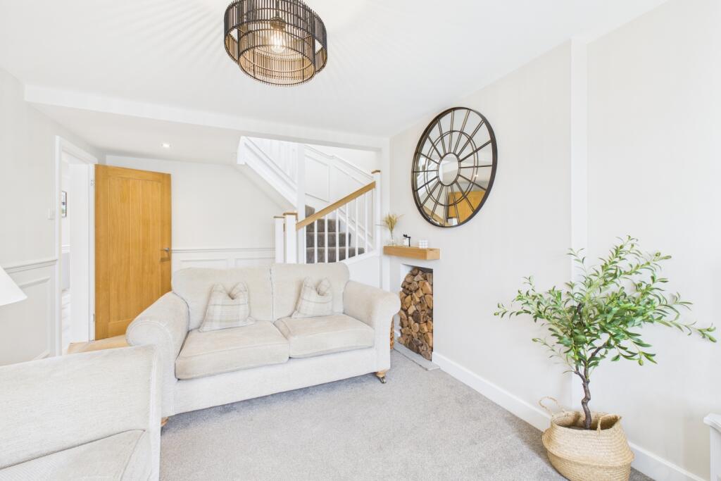 CAM03162G0-PR0316-STILL025